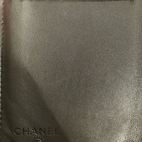Authentic Chanel purse. - Picture 2 of 6